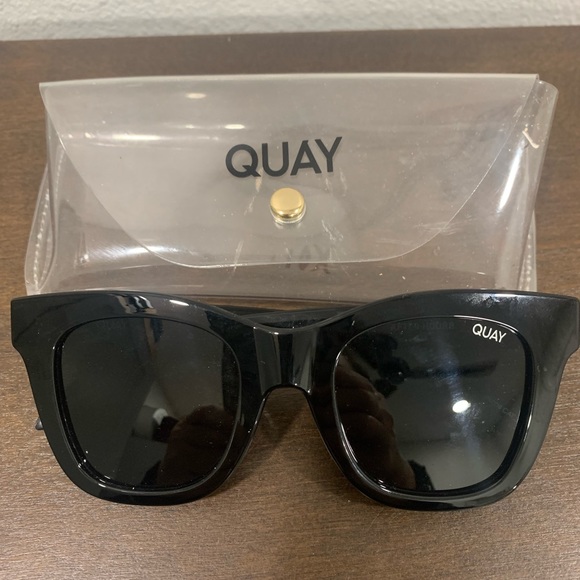 Quay Australia Sunglasses in black - Picture 2 of 3
